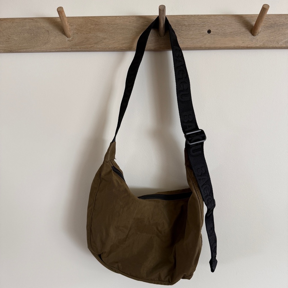 BAGGU Medium Crescent Bag